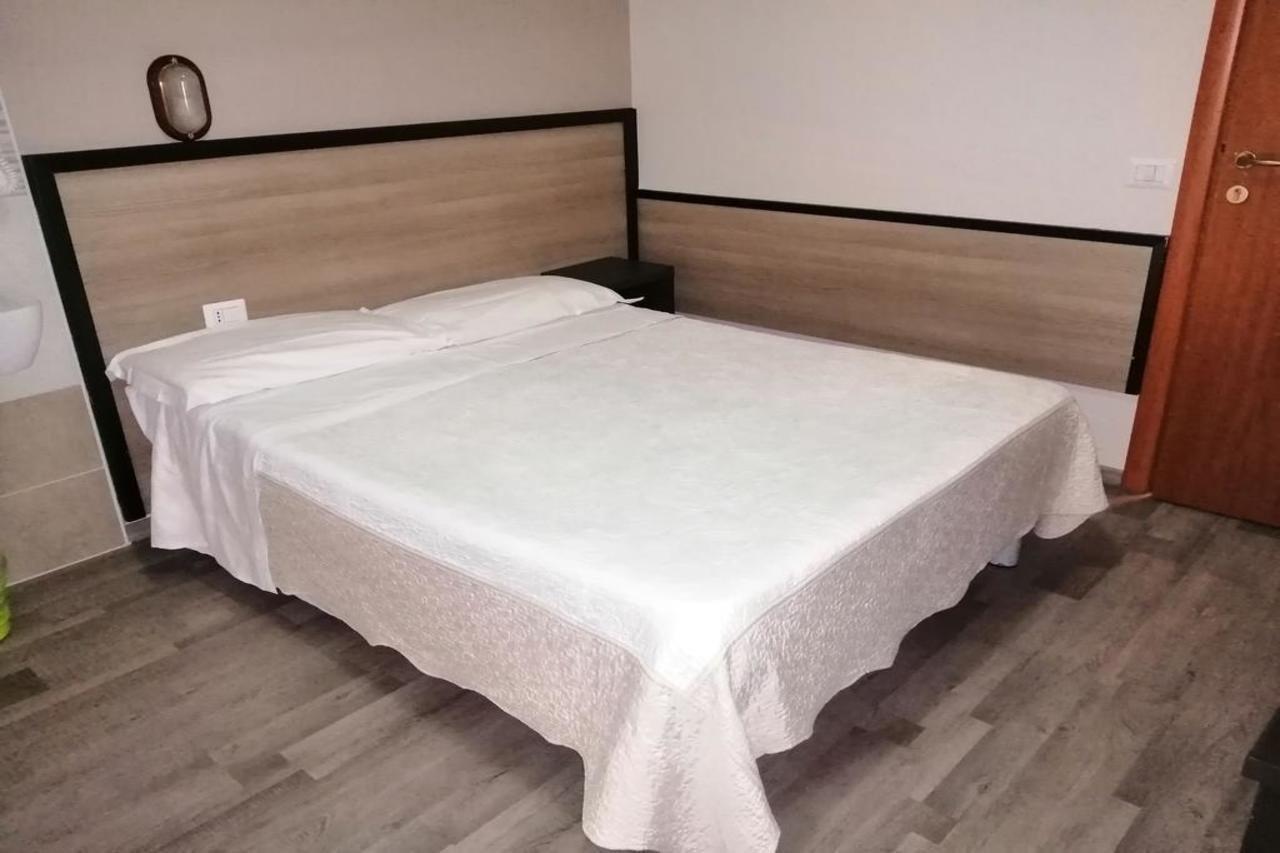 Hotel Salus Milan Luaran gambar