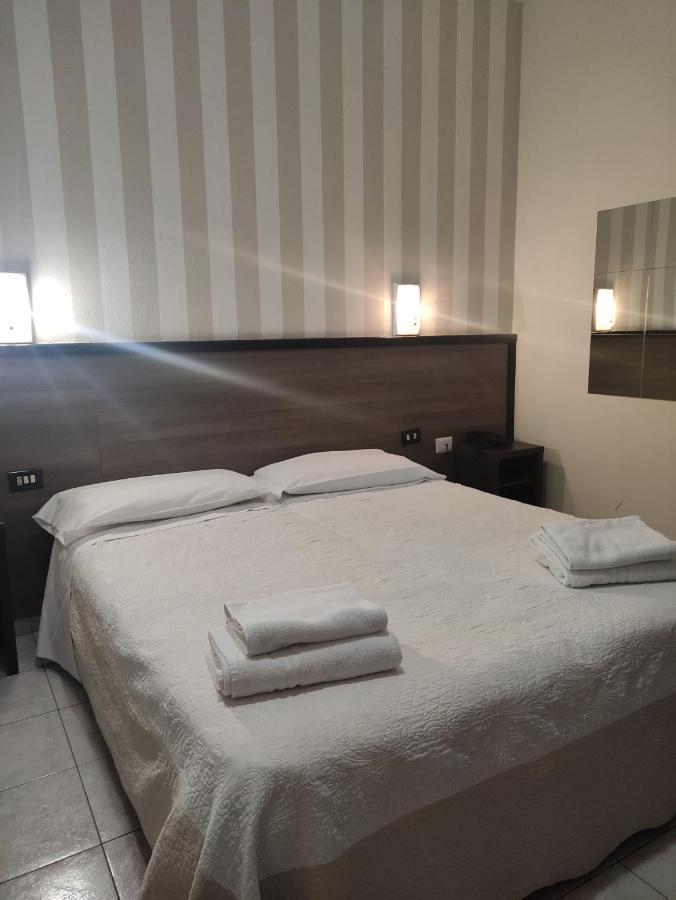 Hotel Salus Milan Luaran gambar