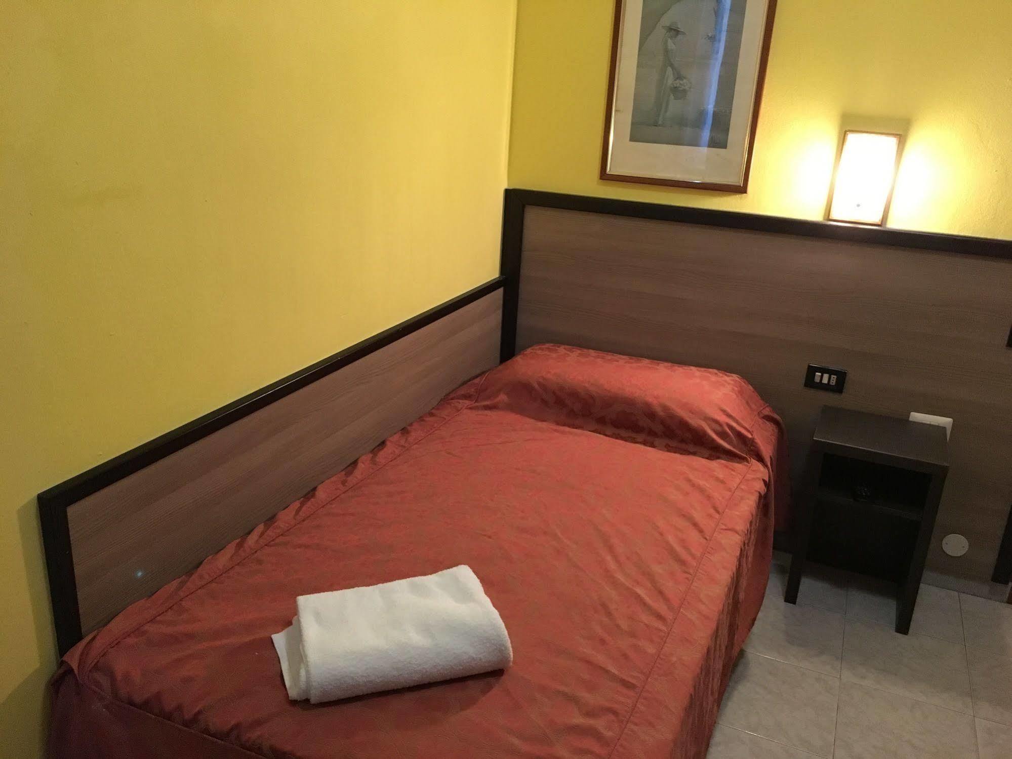 Hotel Salus Milan Luaran gambar