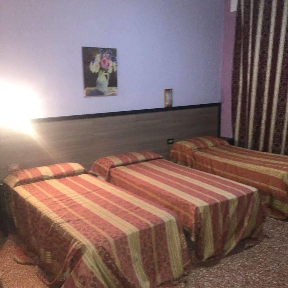 Hotel Salus Milan Luaran gambar